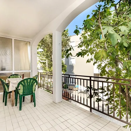 Apartment More شقة *